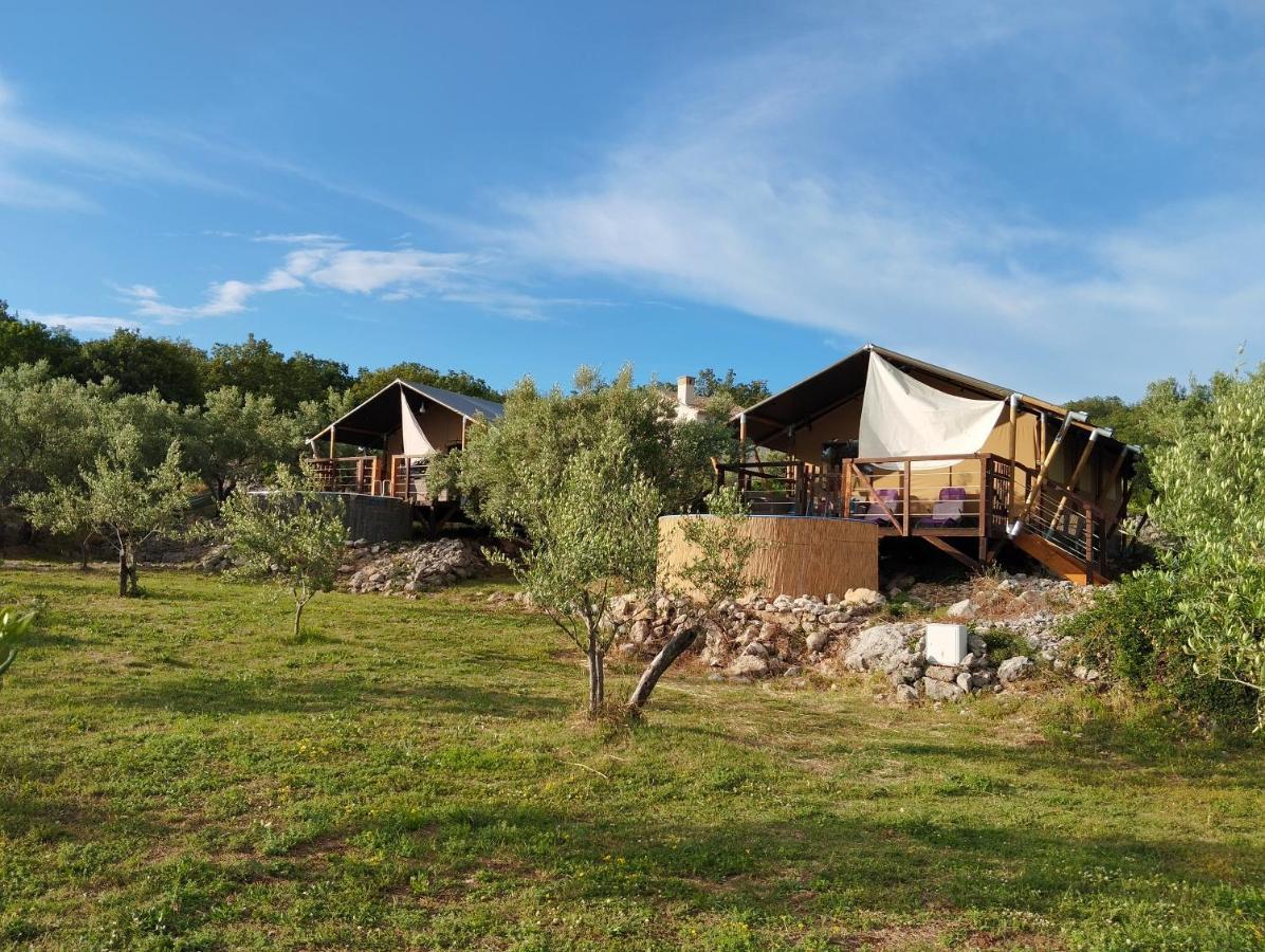Отель Prima Insula Glamping Brusici Экстерьер фото